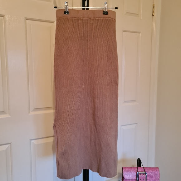 Perfect Stranger Dresses & Skirts - Perfect Stranger Size 10 Brownn Midi Skirt